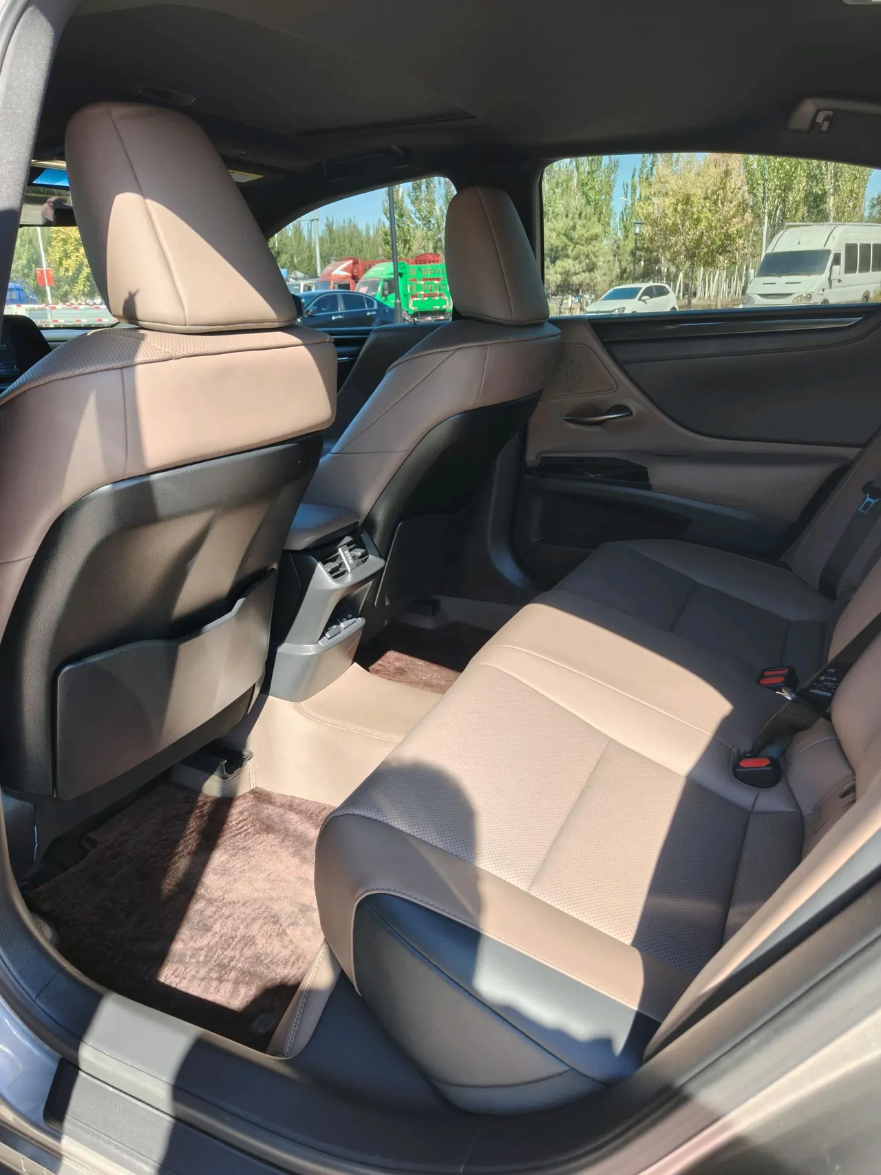 Lexus ES (Imported) 2020 ES200 2.0 Stepless Premium Edition Automatic Gear 7
