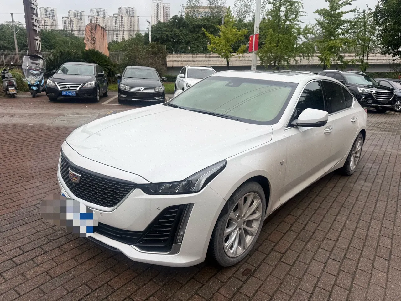 Открыть галерею: Cadillac 2023 CT5 2.0T 28T Luxury (Standard Edition) Automatic Gear