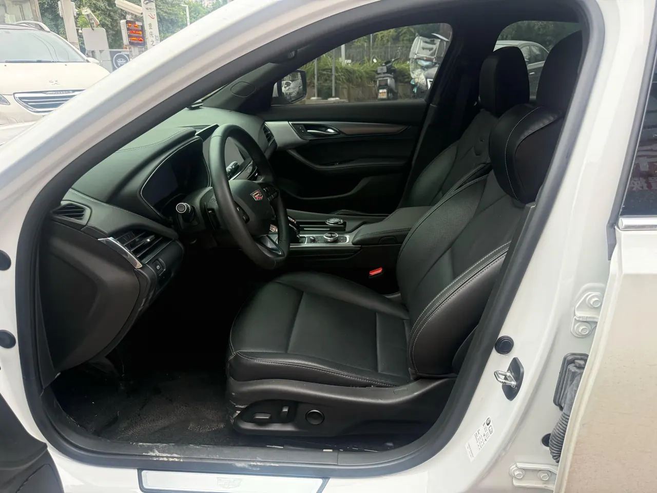 Cadillac 2023 CT5 2.0T 28T Luxury (Standard Edition) Automatic Gear 3