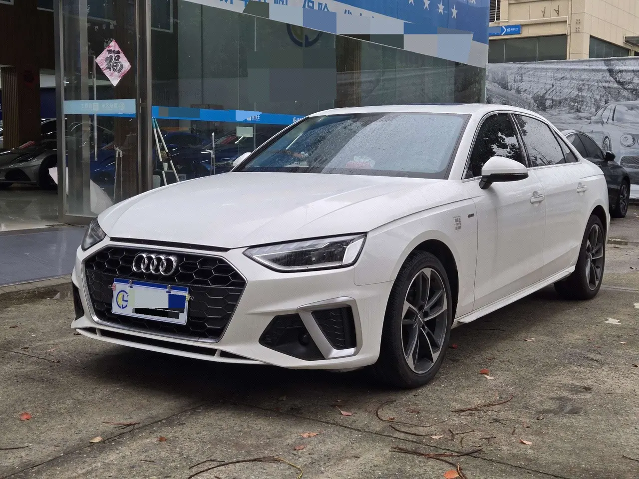 Открыть галерею: Audi 2020 A4L 2.0TFSI 40TFSI Fashion Dynamic Automatic