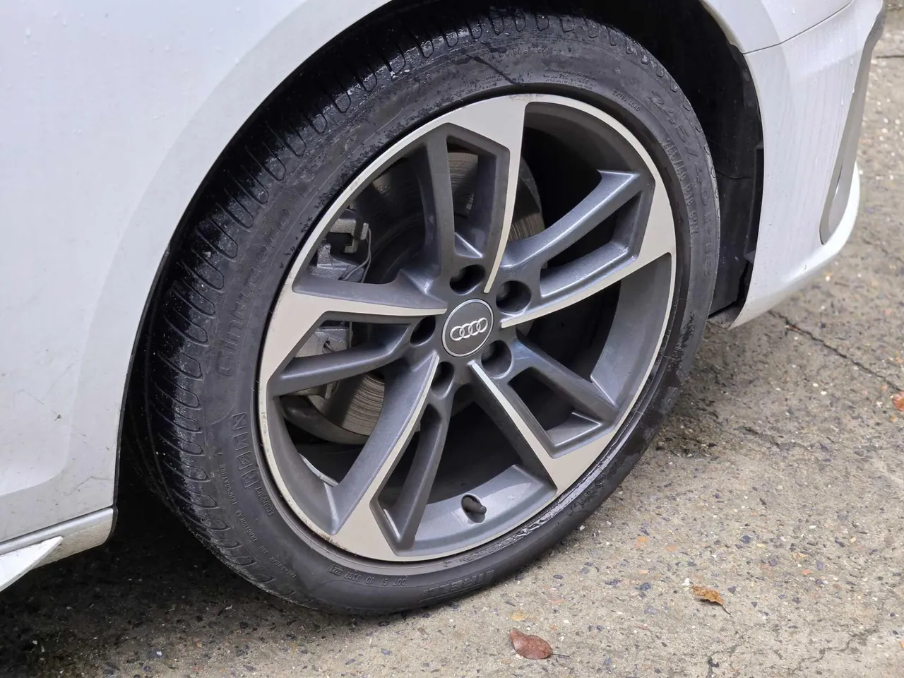 Audi 2020 A4L 2.0TFSI 40TFSI Fashion Dynamic Automatic 8