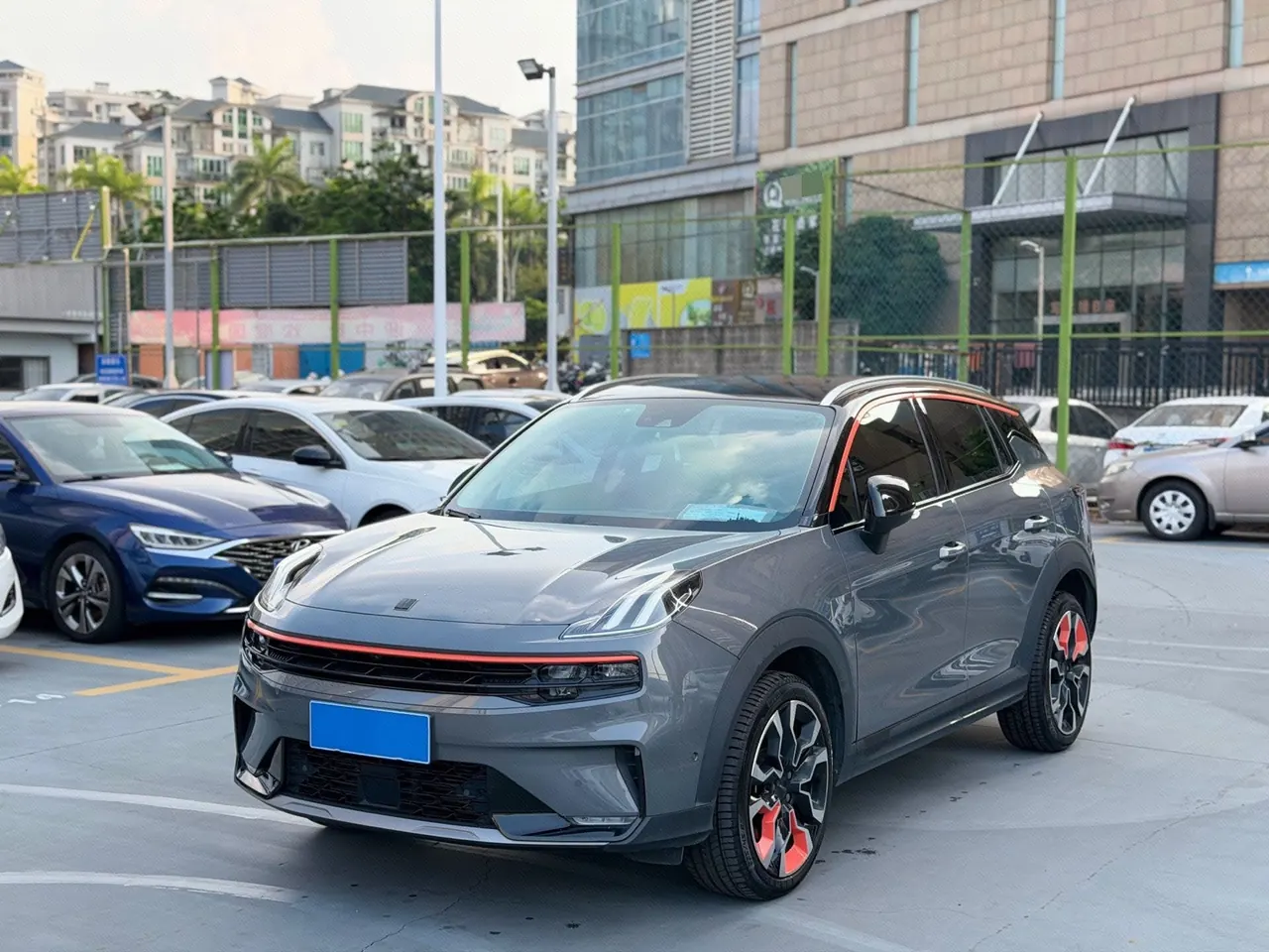 Открыть галерею: LYNK&CO 2020 LYNK&CO 06 1.5TD Plus automatic gear