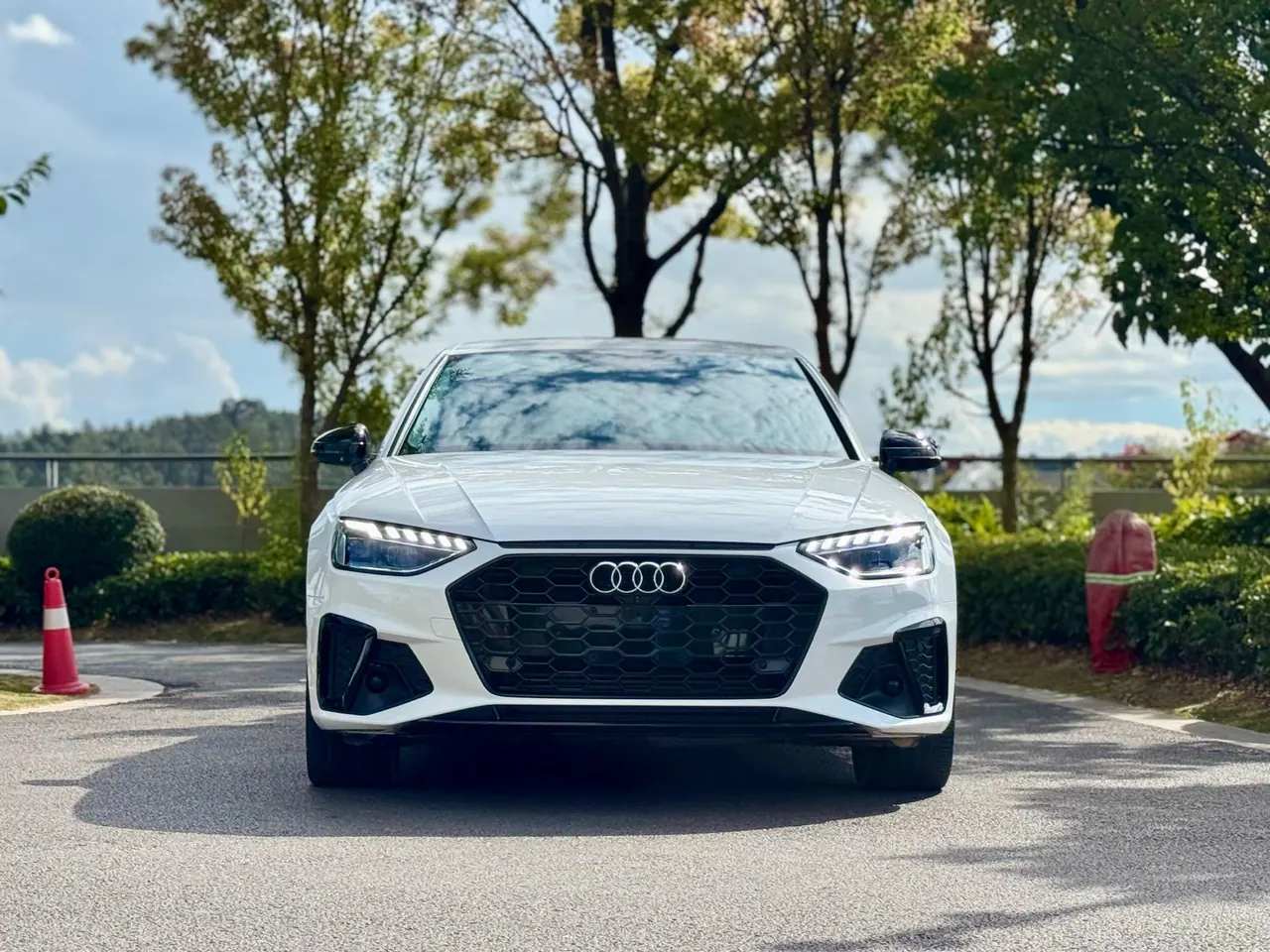 Audi 2023 A4L 2.0TFSI 40TFSI Deluxe Dynamic Automatic 2