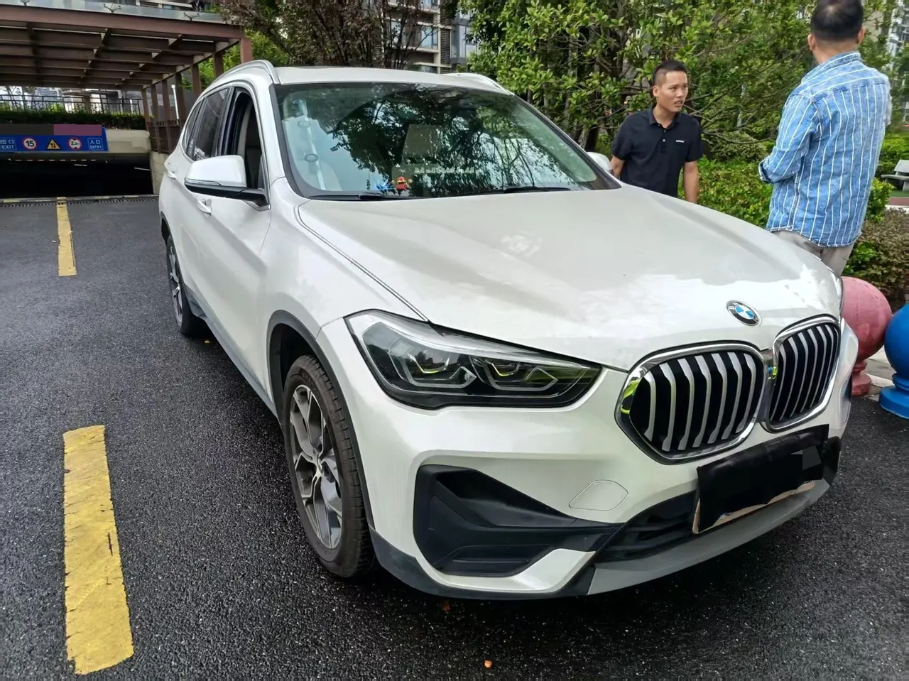 BMW 2021 X1 sDrive25Li 2.0T Leading Automatic Gear 2