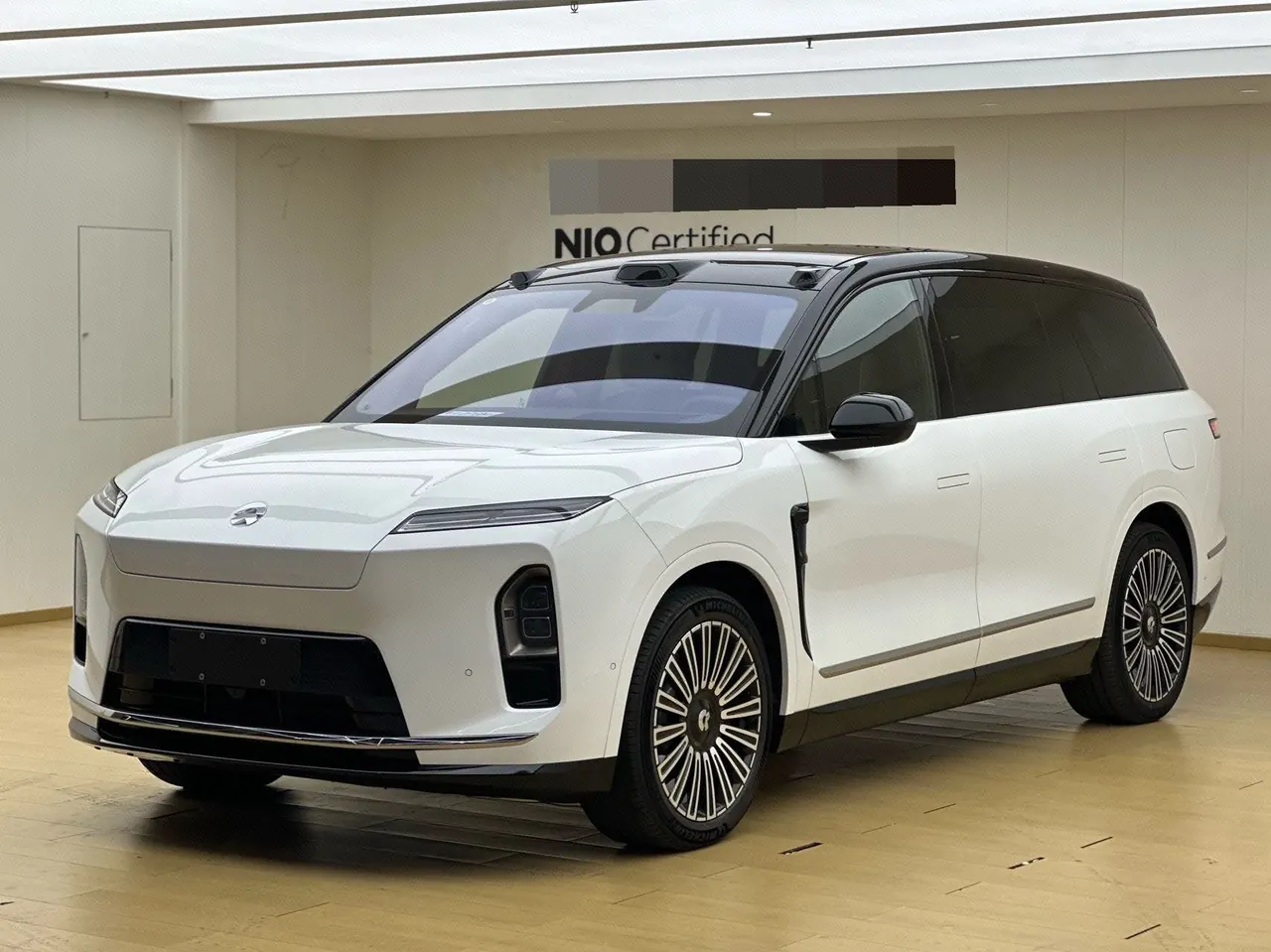 Открыть галерею: NIO 2026 ES8 5-seat Executive Deluxe Automatic Gear