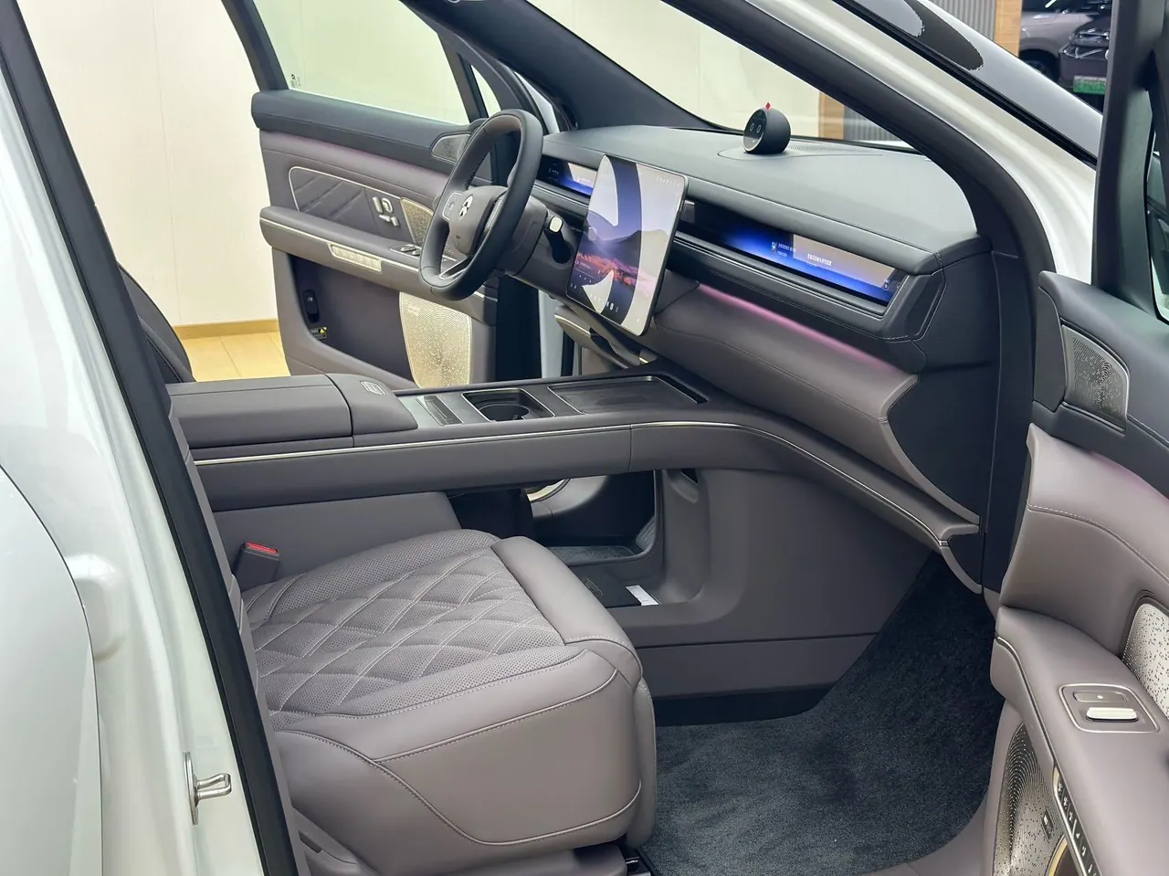 NIO 2026 ES8 5-seat Executive Deluxe Automatic Gear 6