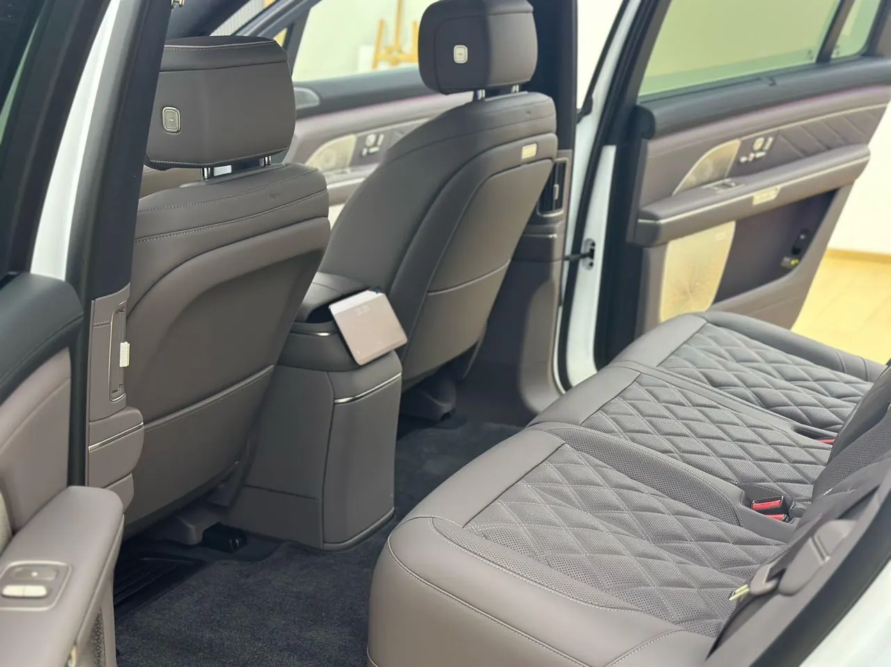 NIO 2026 ES8 5-seat Executive Deluxe Automatic Gear 7