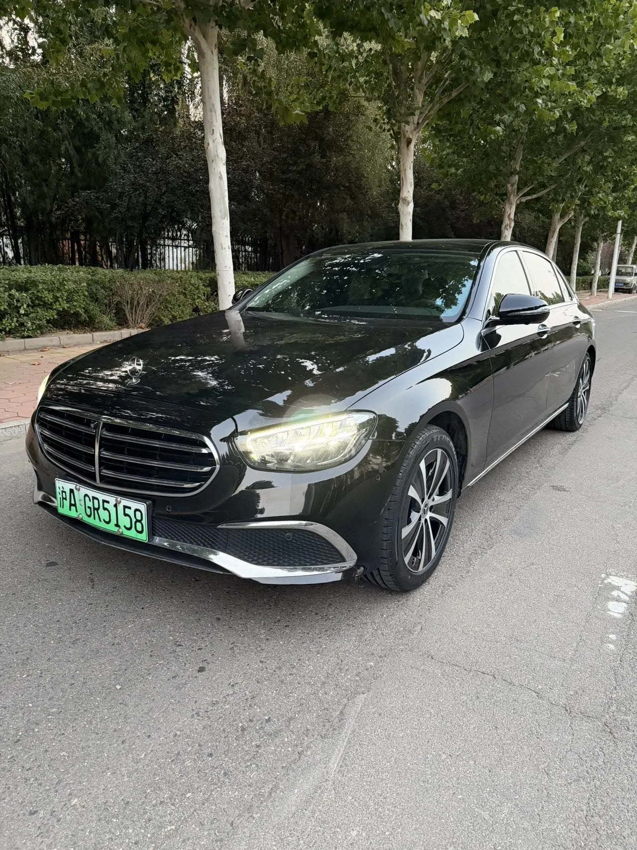 打开图片灯箱:Mercedes Benz Class E New Energy 2022 E 350 e L 2.0T (Change 2) Automatic Gear