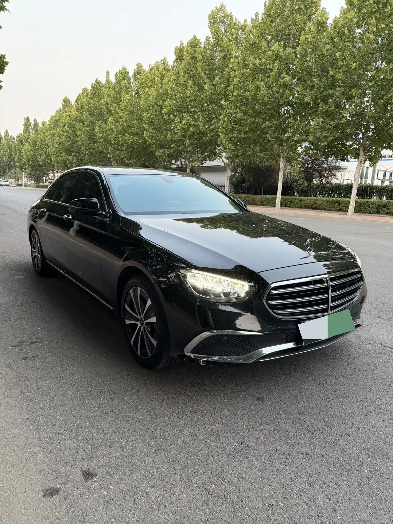 Mercedes Benz Class E New Energy 2022 E 350 e L 2.0T (Change 2) Automatic Gear 3