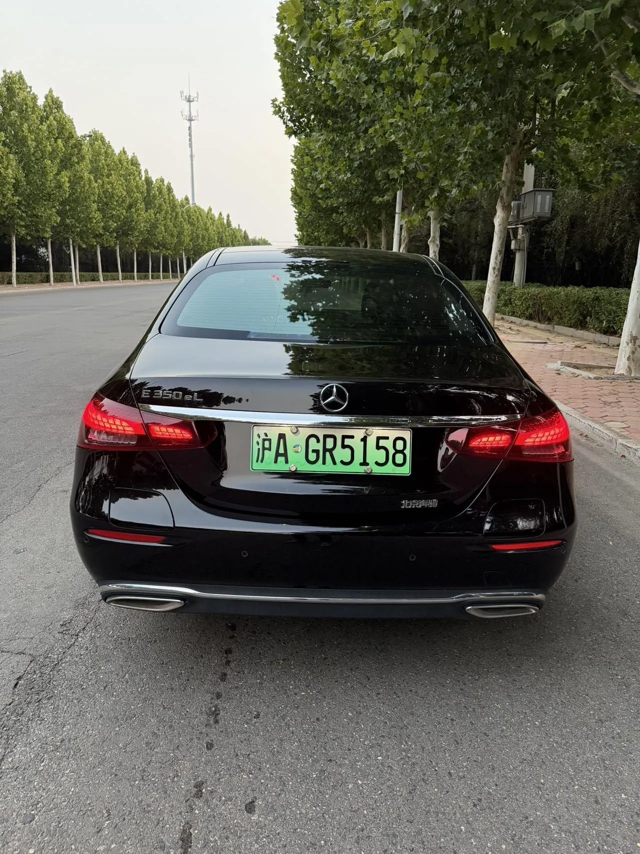 Mercedes Benz Class E New Energy 2022 E 350 e L 2.0T (Change 2) Automatic Gear 4