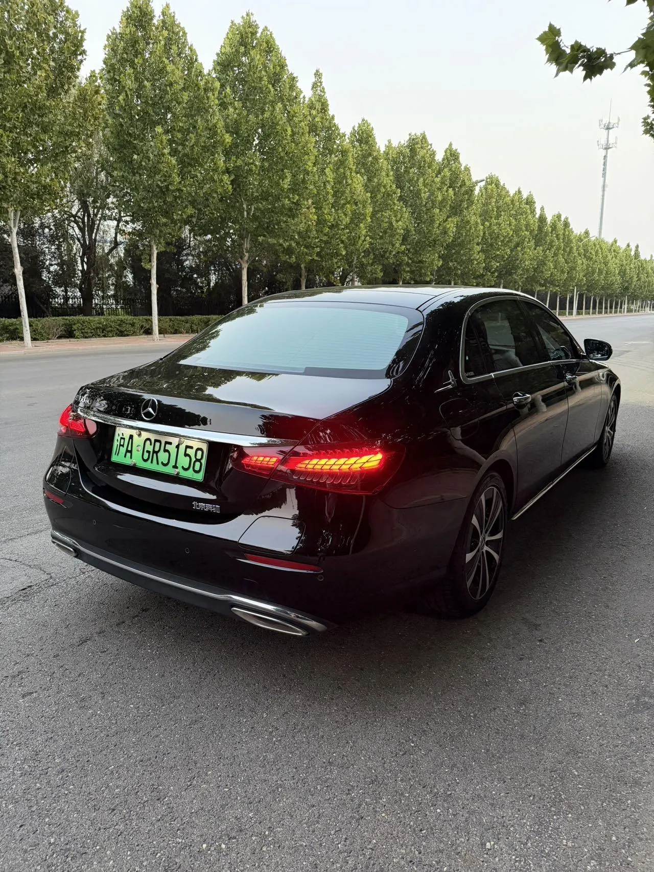 Mercedes Benz Class E New Energy 2022 E 350 e L 2.0T (Change 2) Automatic Gear 6
