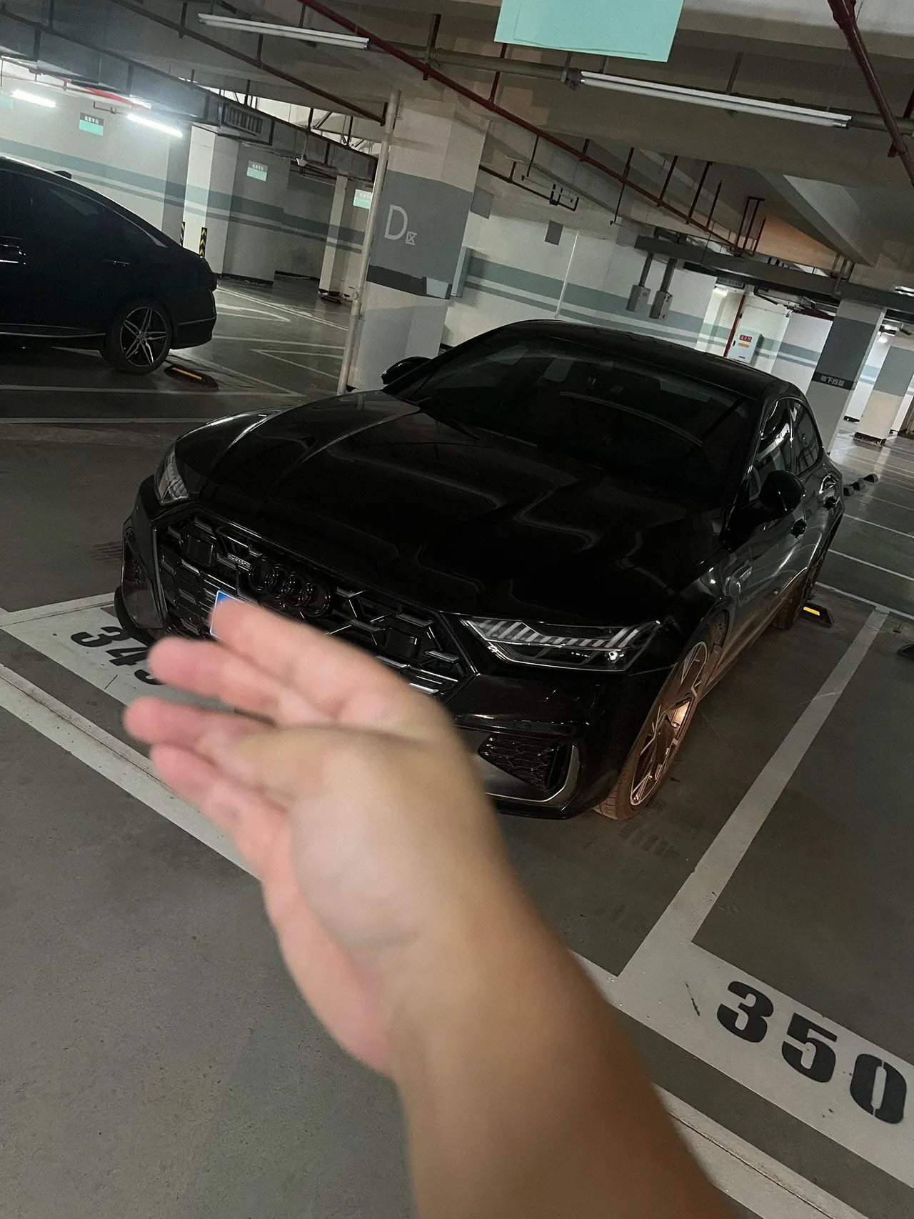 Открыть галерею: Audi 2024 A7L 2.0TFSI 45TFSI Quattro RS Kit Racing Edition Automatic
