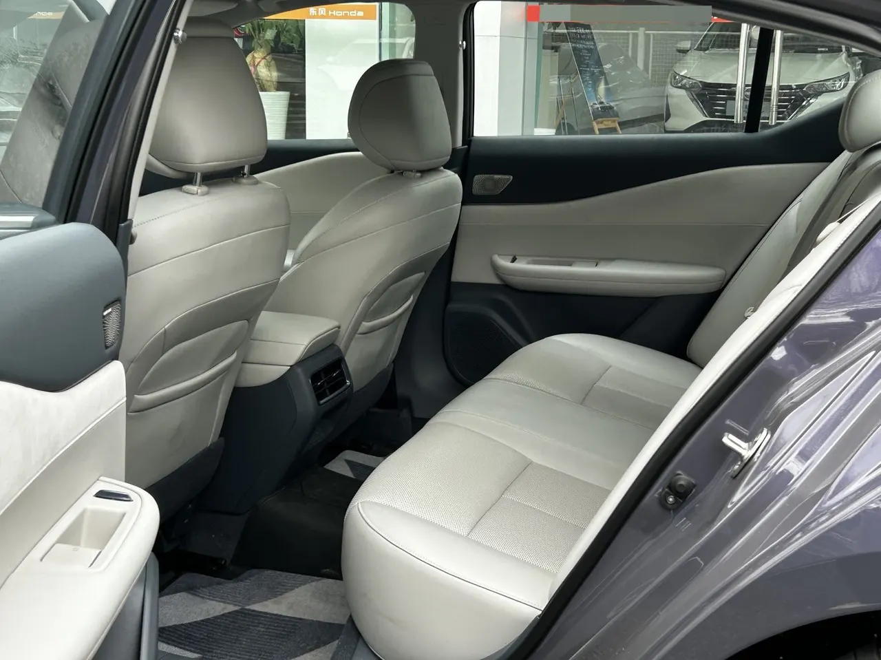 Nissan 2026 Teana 2.0T Stepless Hongmeng Cockpit Flagship Automatic Gear 6