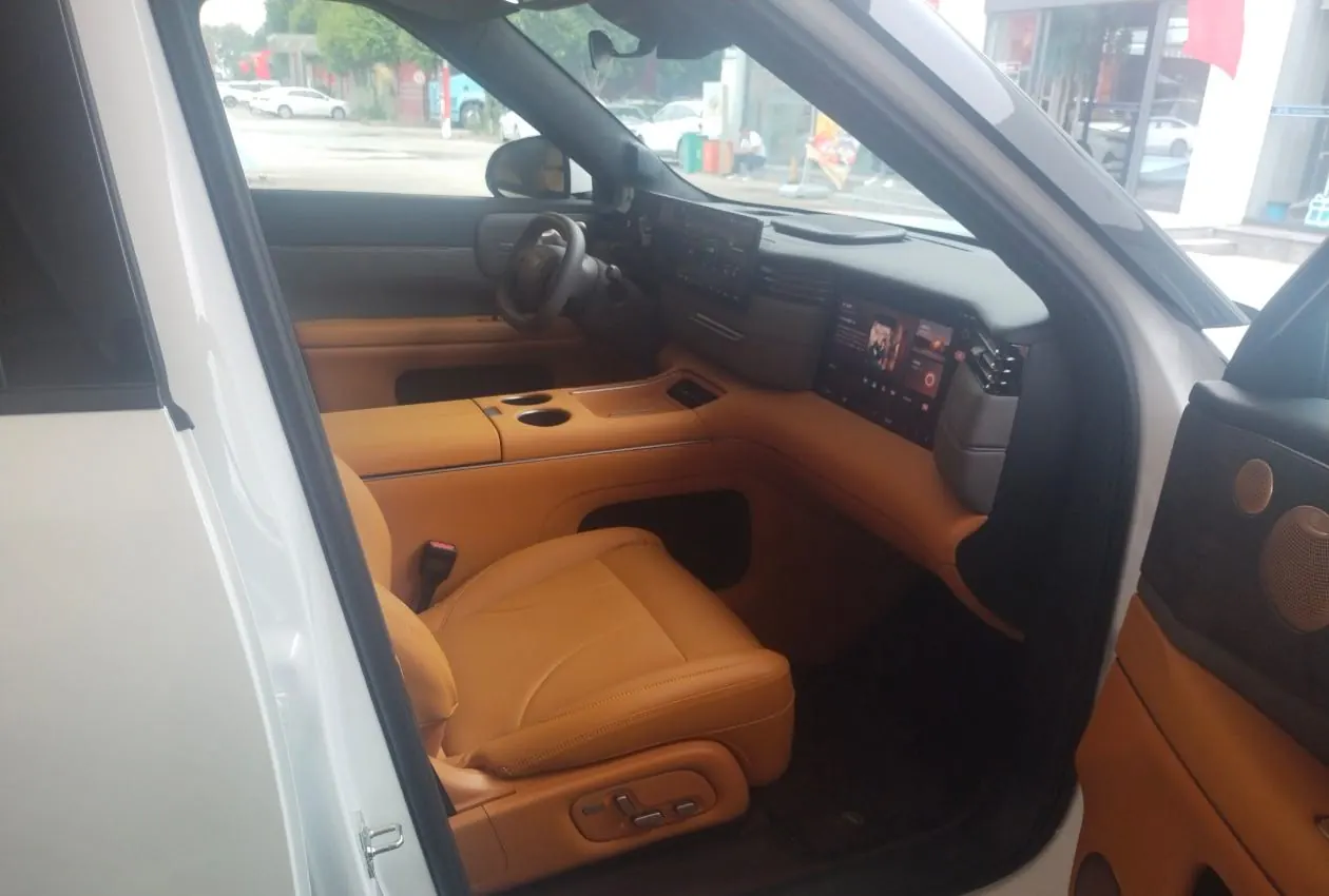 IM 2026 IM LS8 52 Max Luxury Six-seat Automatic Gear 2