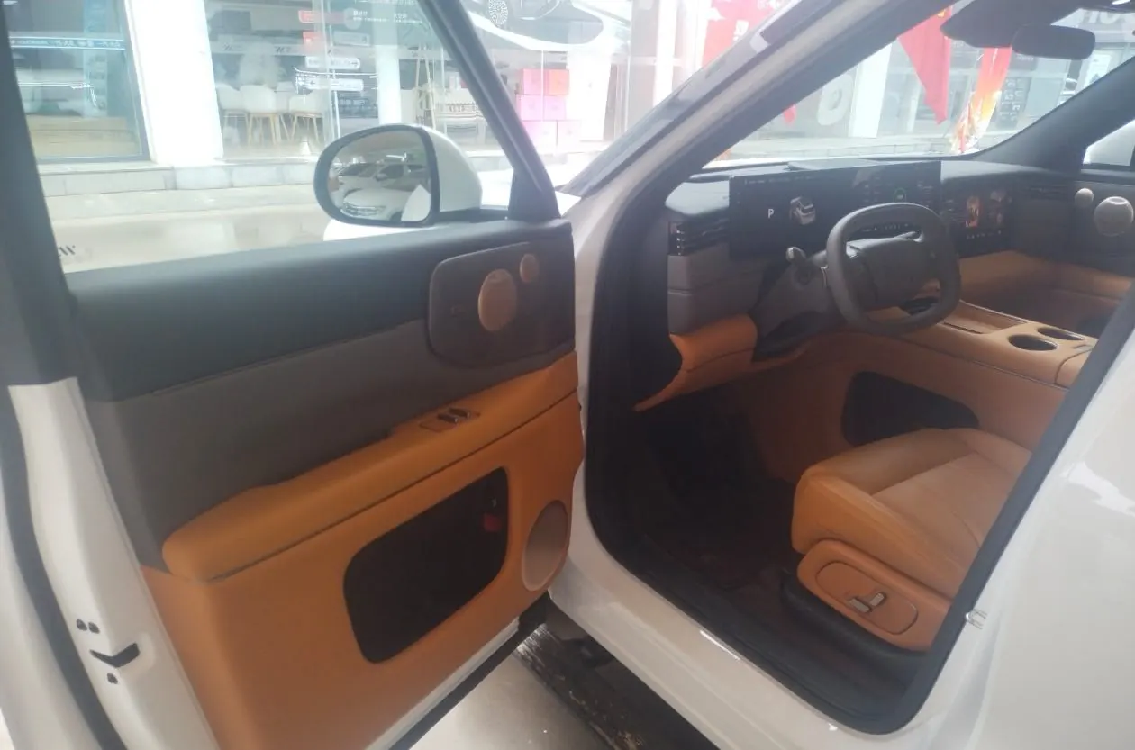IM 2026 IM LS8 52 Max Luxury Six-seat Automatic Gear 5