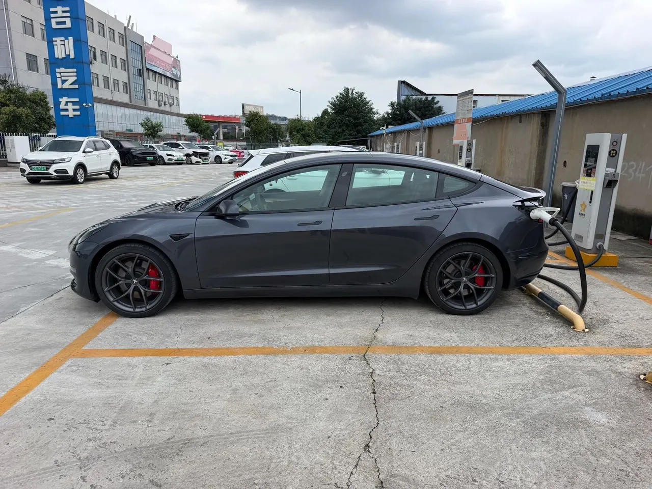 Tesla 2021 Model 3 Performance high-performance all-wheel drive automatic transmission 2