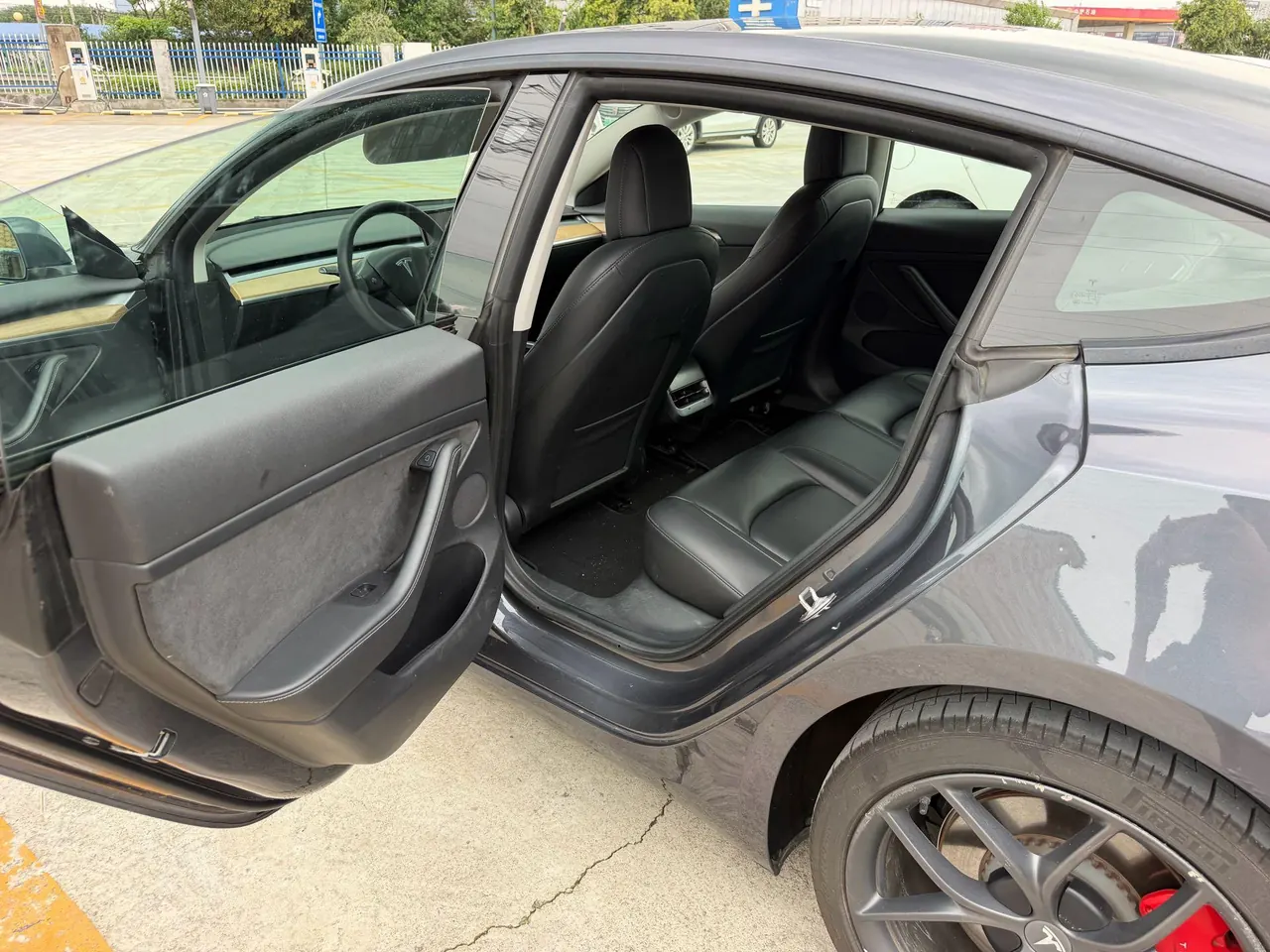 Tesla 2021 Model 3 Performance high-performance all-wheel drive automatic transmission 4