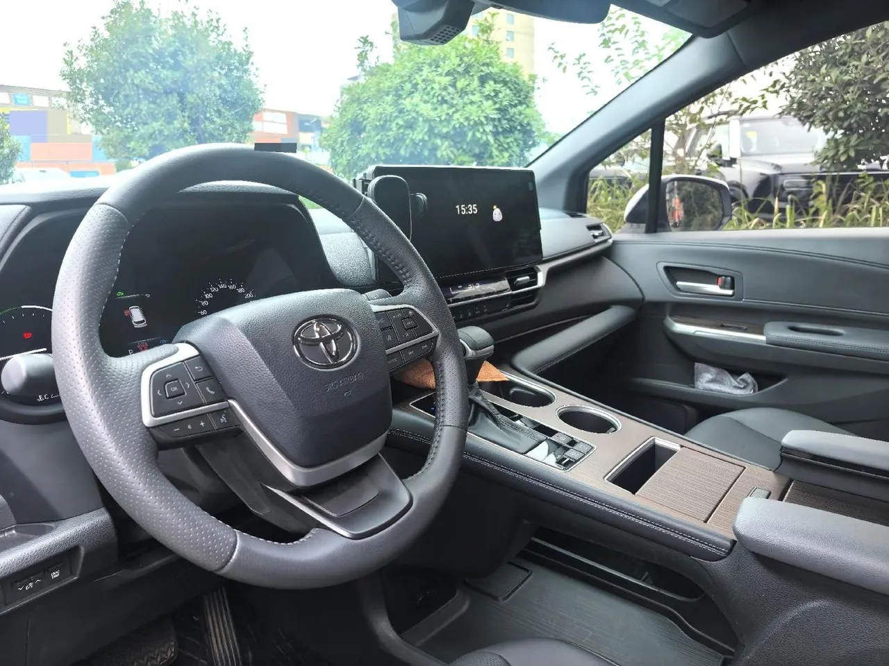 Toyota 2024 Sana 2.5 Stepless Four-wheel Drive Deluxe Edition Automatic Transmission 2