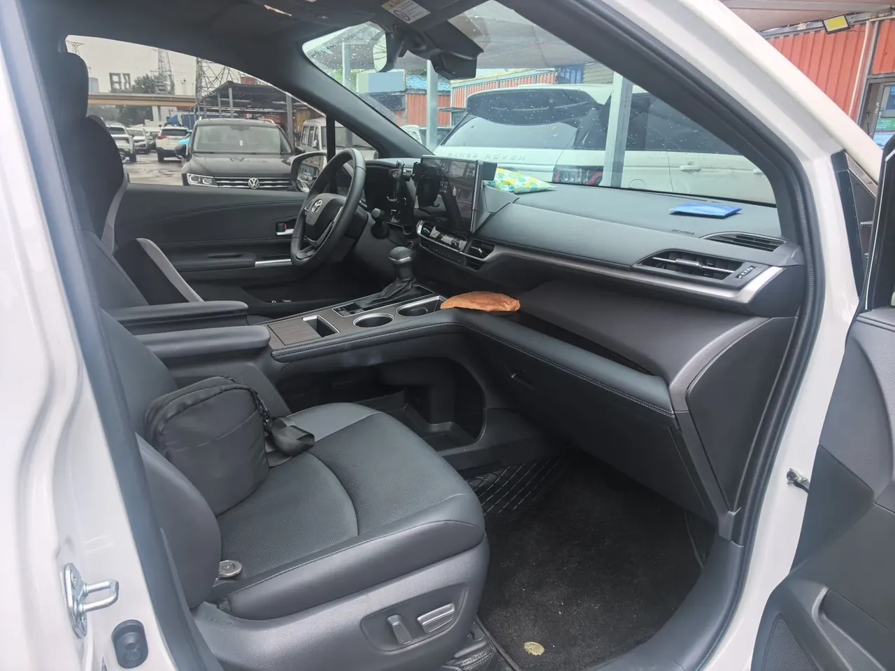 Toyota 2024 Sana 2.5 Stepless Four-wheel Drive Deluxe Edition Automatic Transmission 5