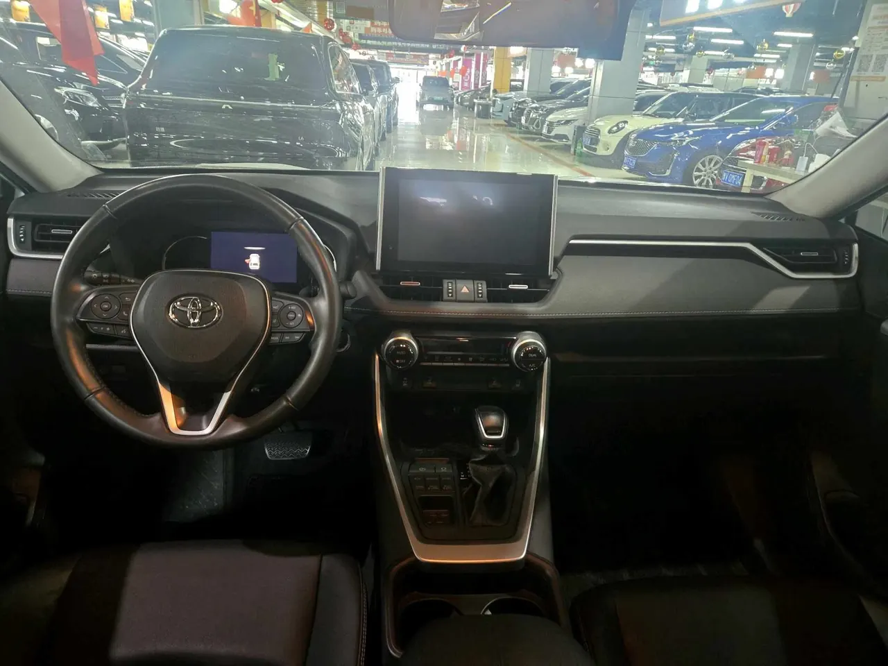 Toyota 2021 RAV4 Rongfeng 2.0 Stepless Four-wheel Drive Fashion PLUS Edition Automatic Gear 3