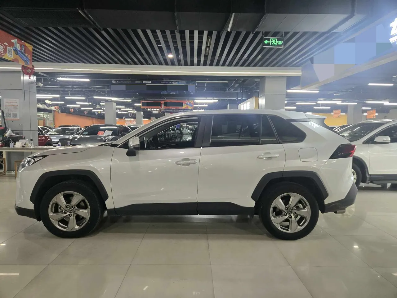 Toyota 2021 RAV4 Rongfeng 2.0 Stepless Four-wheel Drive Fashion PLUS Edition Automatic Gear 5