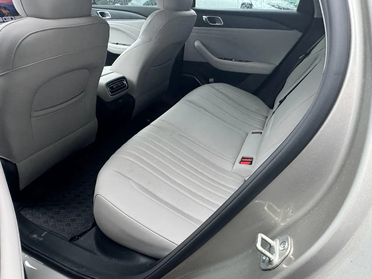 Geely Galaxy 2025 xingyao 6 EM-i 1.5 125km exploration version automatic gear 4