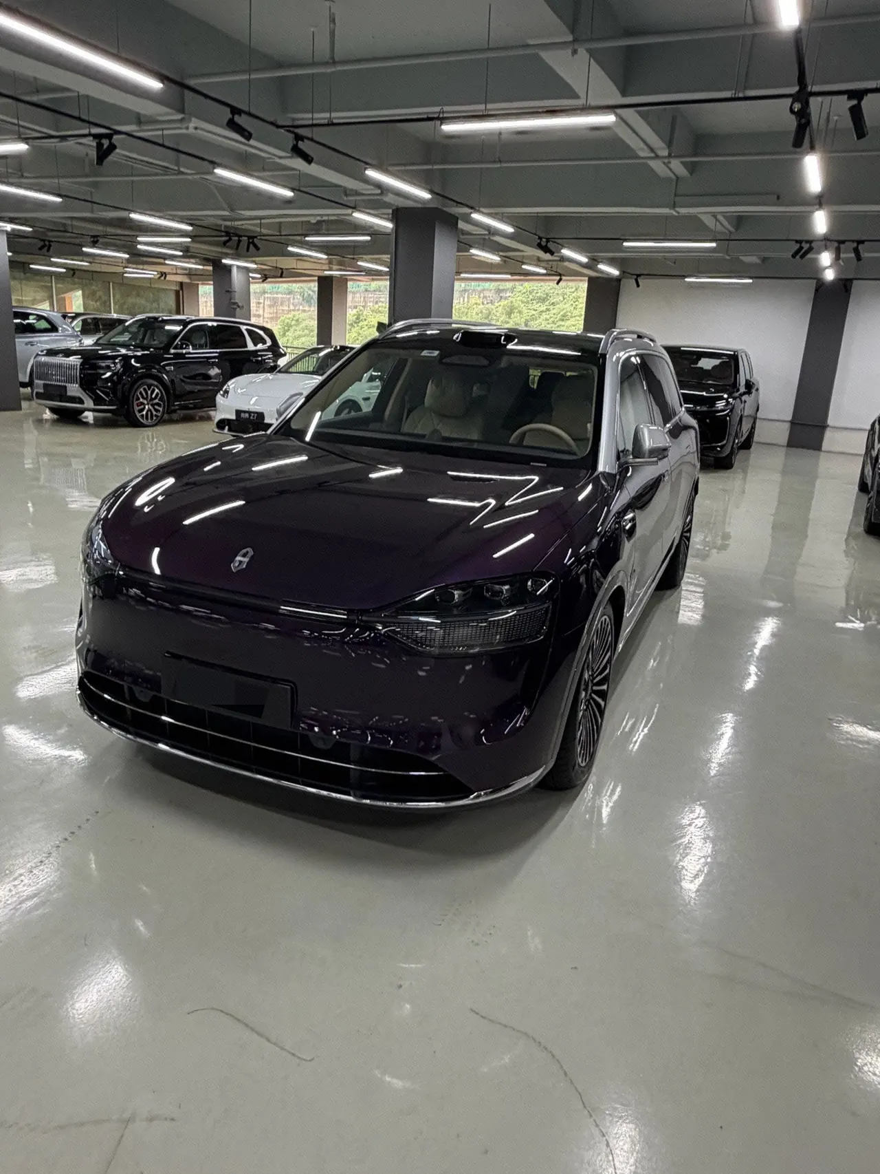 Открыть галерею: AITO 2025 AITO M9 extended range Ultra version 52kWh 6-seat version (896-line laser Radar) automatic gear