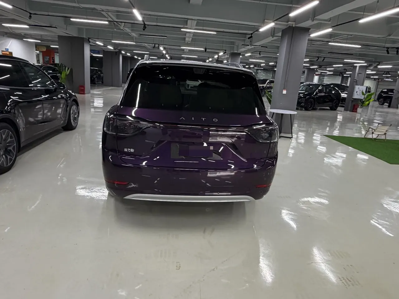 AITO 2025 AITO M9 extended range Ultra version 52kWh 6-seat version (896-line laser Radar) automatic gear 7