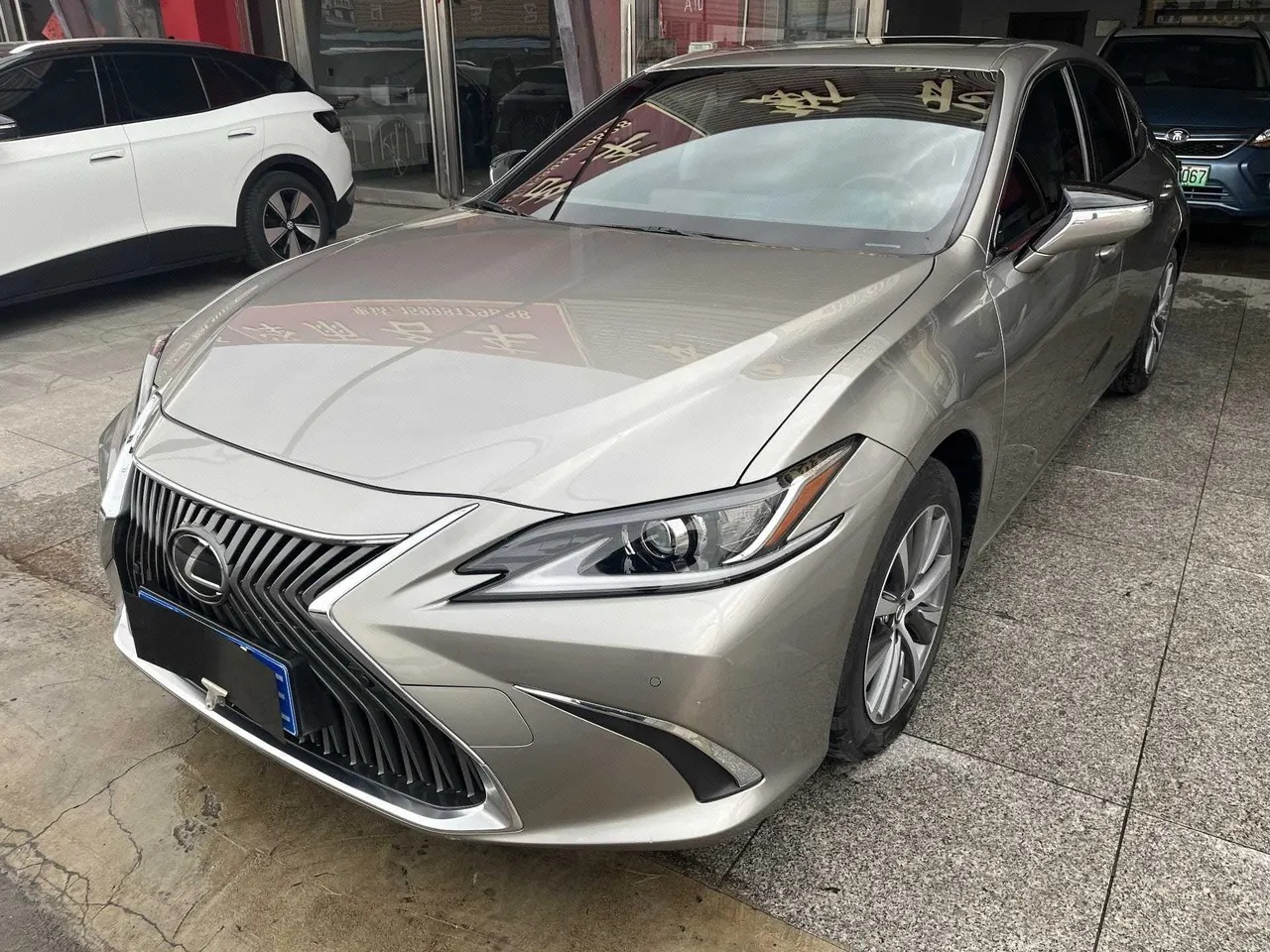 打开图片灯箱:Lexus ES (Imported) 2020 ES200 2.0 Stepless Premium Edition Automatic Gear