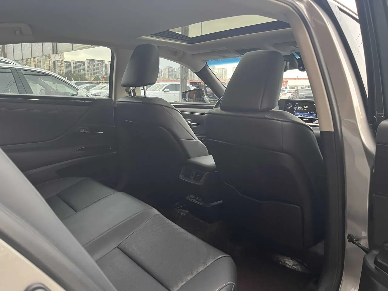 Lexus ES (Imported) 2020 ES200 2.0 Stepless Premium Edition Automatic Gear 12