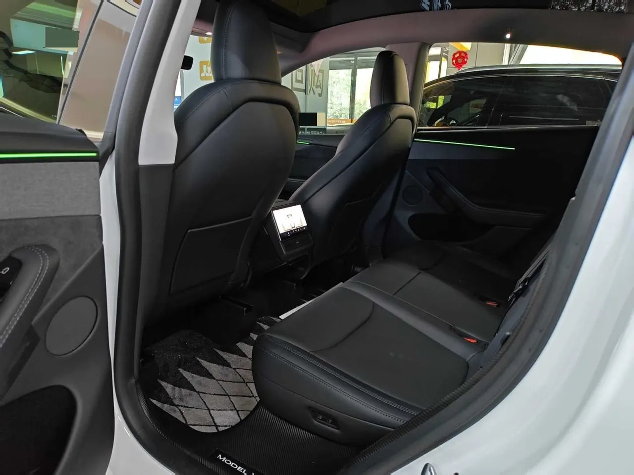 Tesla 2025 Model Y long endurance all-wheel drive version automatic transmission 5