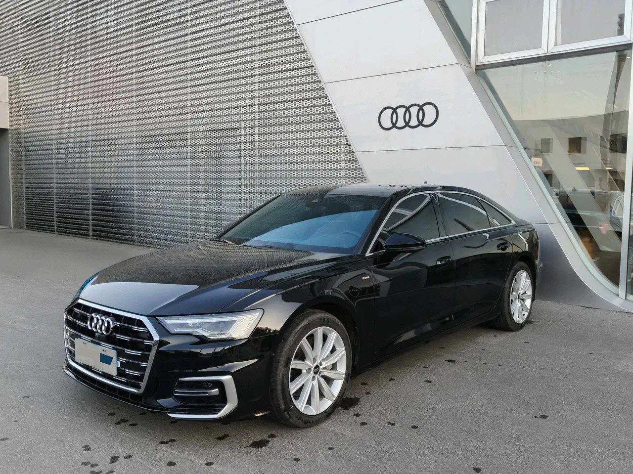 Open image lightbox: Audi 2024 A6L 2.0TFSI 45TFSI Selected Dynamic Automatic