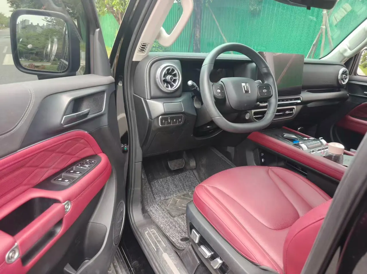 Tank 2025 Tank 300 2.0T Challenger Automatic Transmission 3