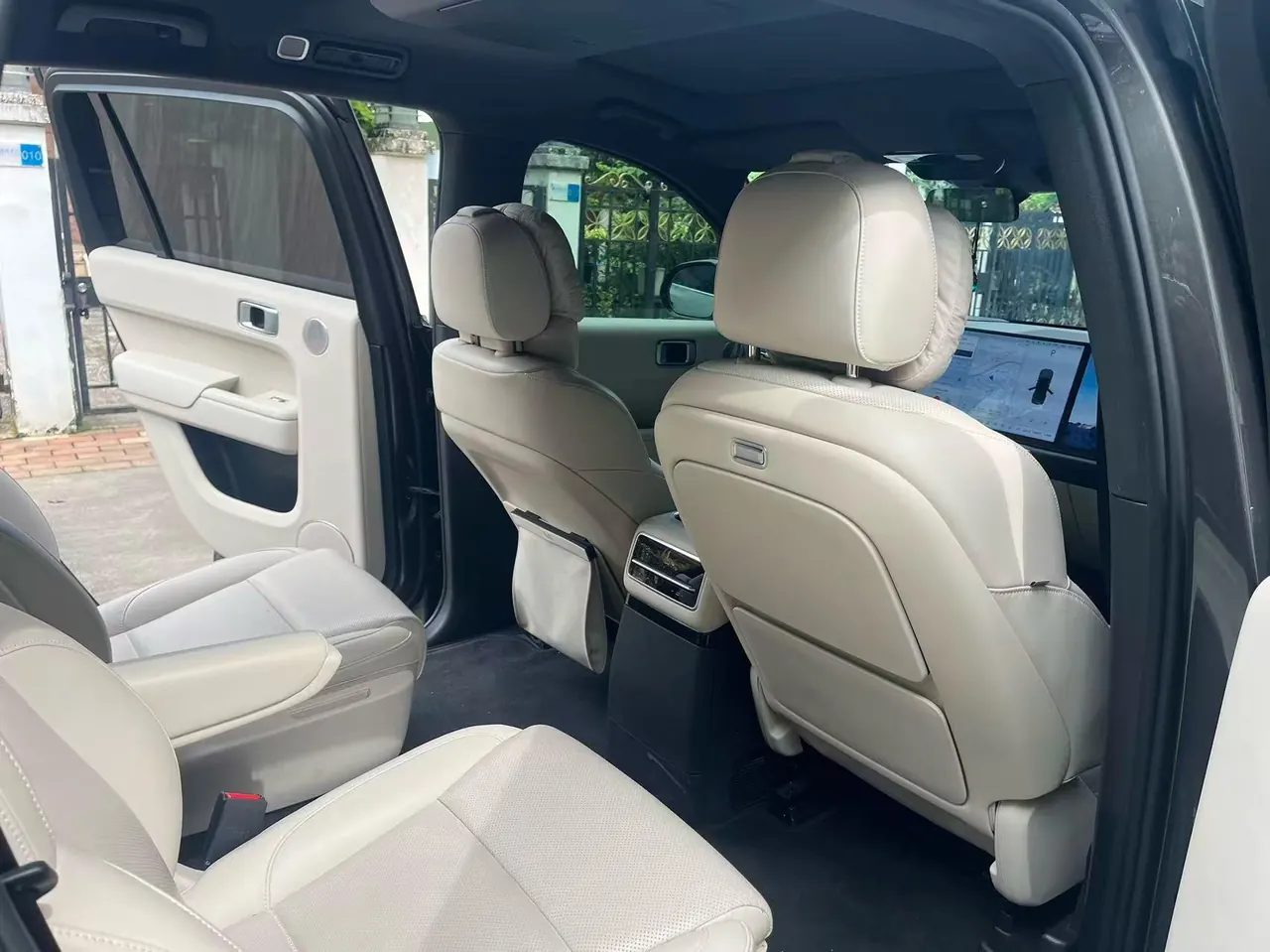 Li 2022 L9 1.5T Max Edition Automatic Gear 8