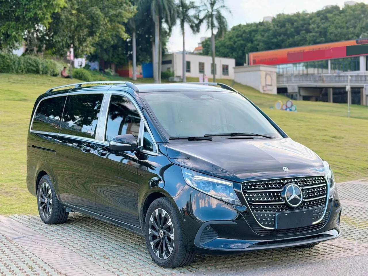 Mercedes Benz Class V 2024V 300 48V 2.0T Pilot Edition Automatic Gear 3