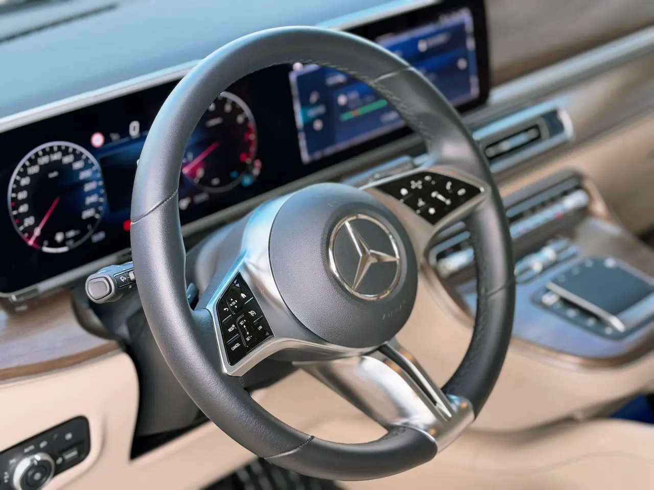 Mercedes Benz Class V 2024V 300 48V 2.0T Pilot Edition Automatic Gear 8