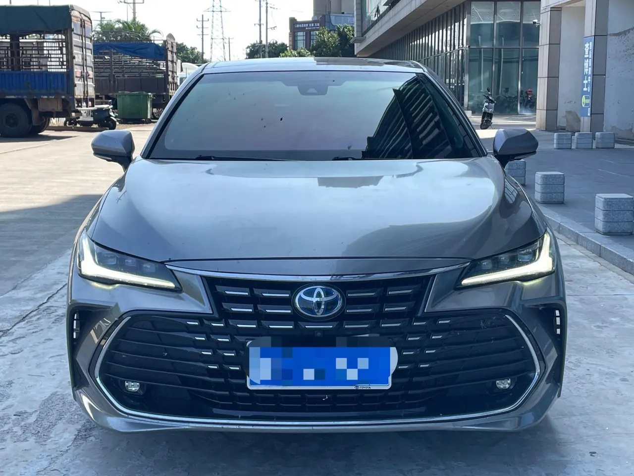 Toyota 2022 Asian Dragon Double Engine 2.5 Stepless XLE Premium Automatic Gear 2