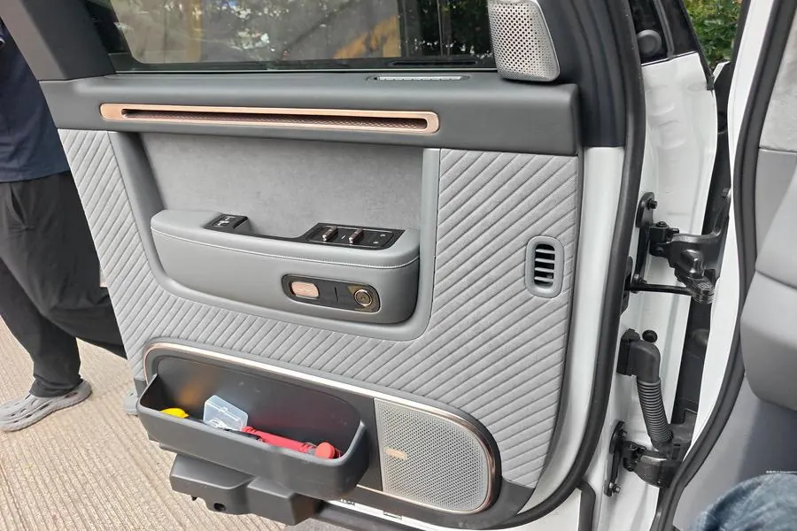 Zeekr 2025 Zeekr MIX Smart Driving Edition Automatic Transmission 6