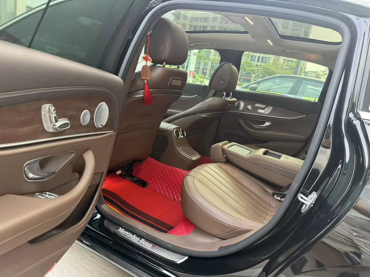 Mercedes Benz E Class 2021 E 300 L 2.0T Honorable Automatic Gear 4