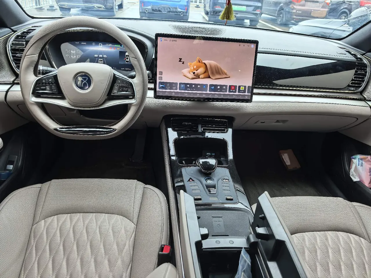 BYD 2025 Han EV 605KM noble automatic gear 4