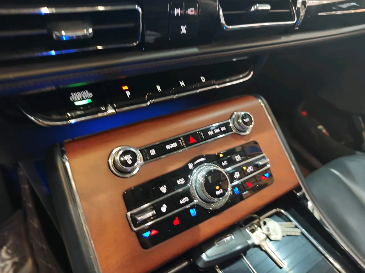 Lincoln 2020 Aviator 3.0T V6 4-wheel Drive Premium Edition Automatic Gear 3