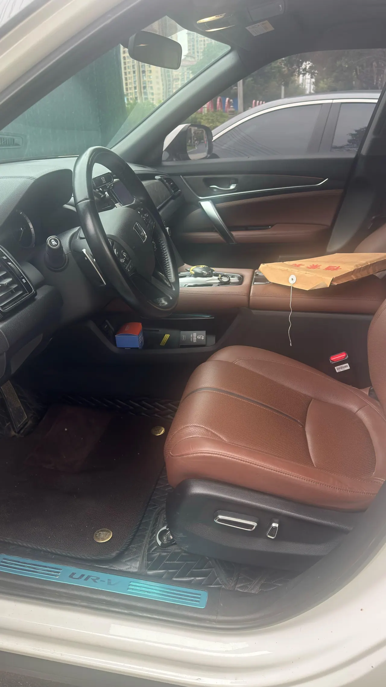 Honda 2020 UR-V 2.0T 370TURBO two-drive elegant version of automatic gear 2