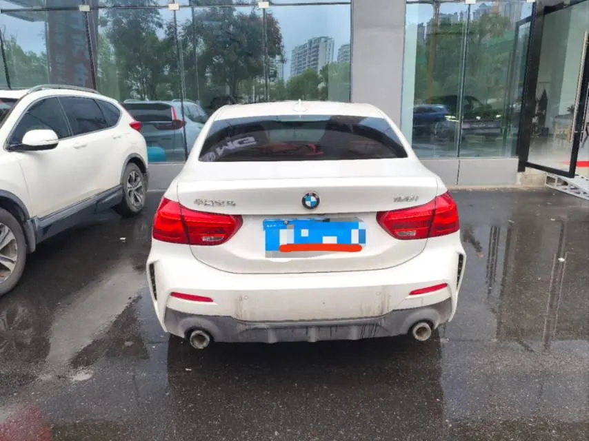 BMW 1 Series 2022 125i 2.0T M Sports Obsidian Night Edition Automatic Gear 5