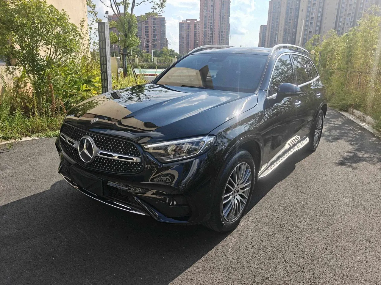 打开图片灯箱:Mercedes Benz 2025 GLC 300 L 4MATIC 48V 2.0T dynamic 5-seat automatic gear