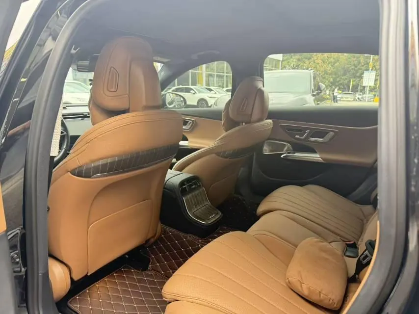 Mercedes Benz E Class 2024 E 300 L 48V 2.0T Luxury Automatic Gear 3