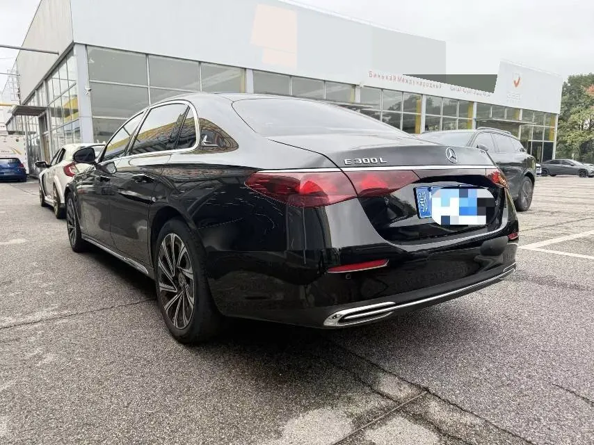 Mercedes Benz E Class 2024 E 300 L 48V 2.0T Luxury Automatic Gear 4