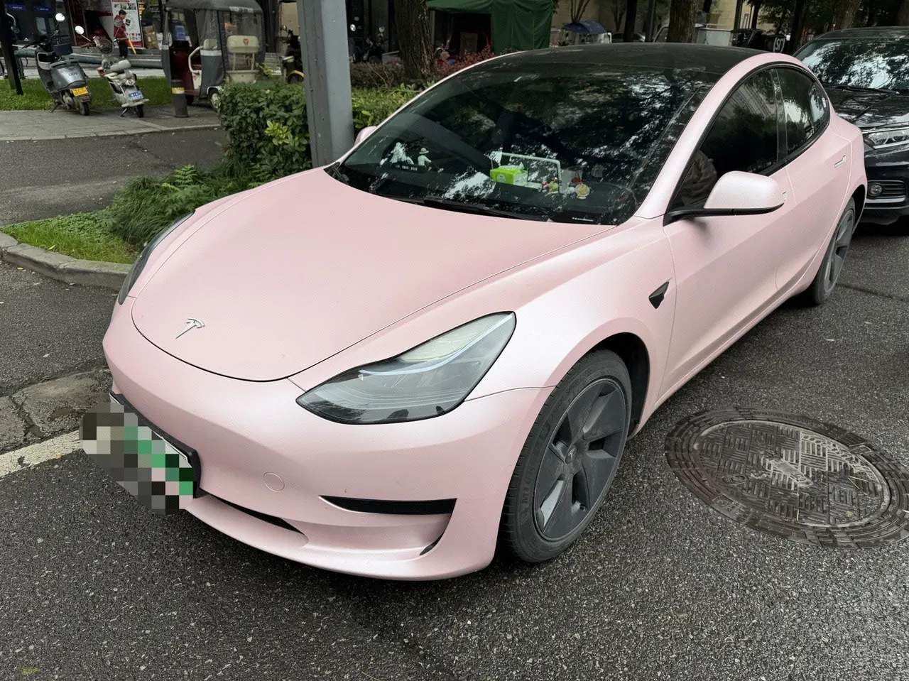 Open image lightbox: Tesla 2022 Model 3 rear-wheel drive version of automatic transmission
