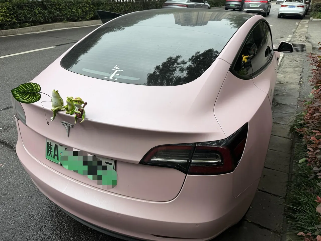 Tesla 2022 Model 3 rear-wheel drive version of automatic transmission 3