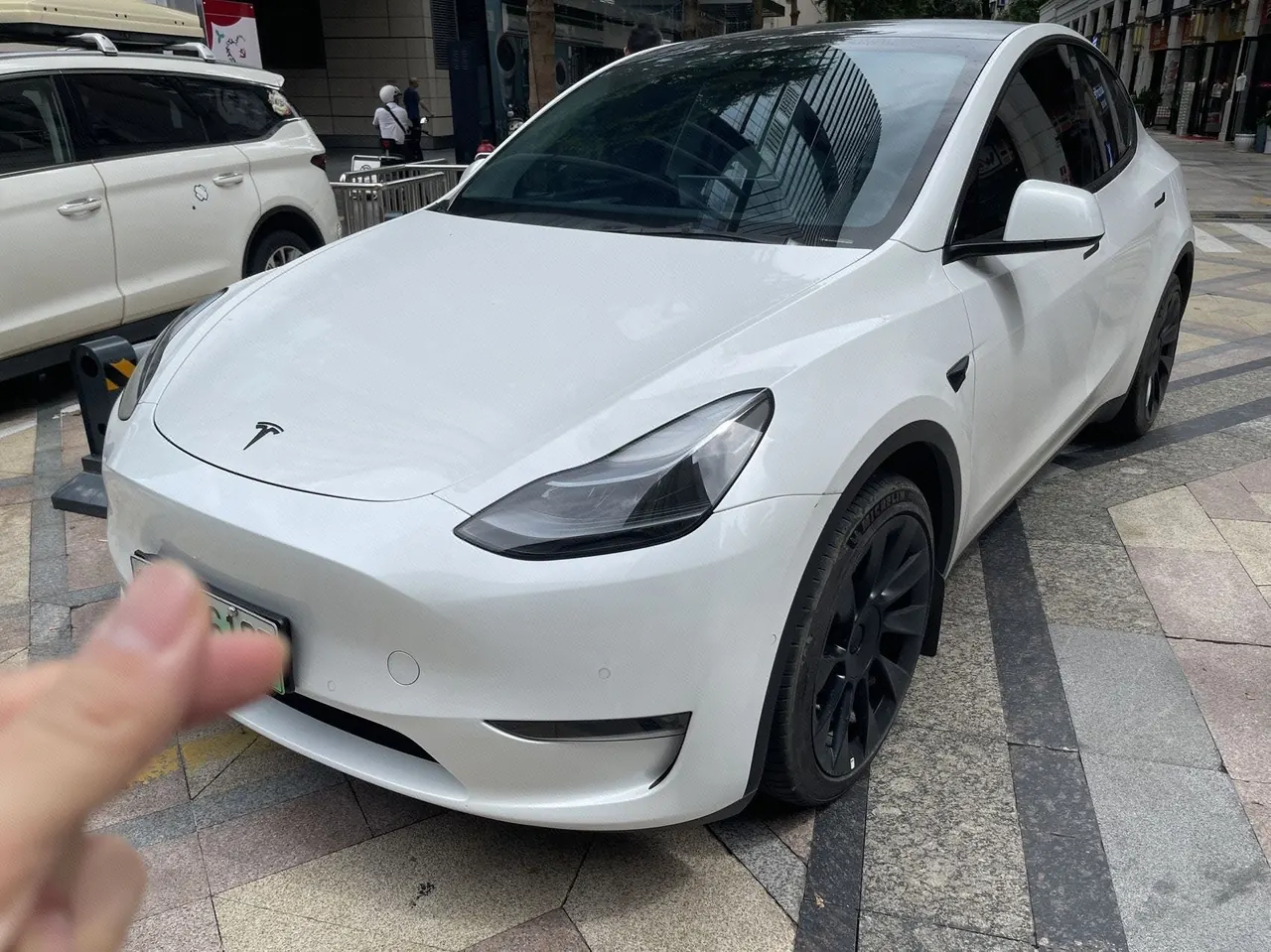Open image lightbox: Tesla 2022 Model Y long endurance all-wheel drive version automatic transmission