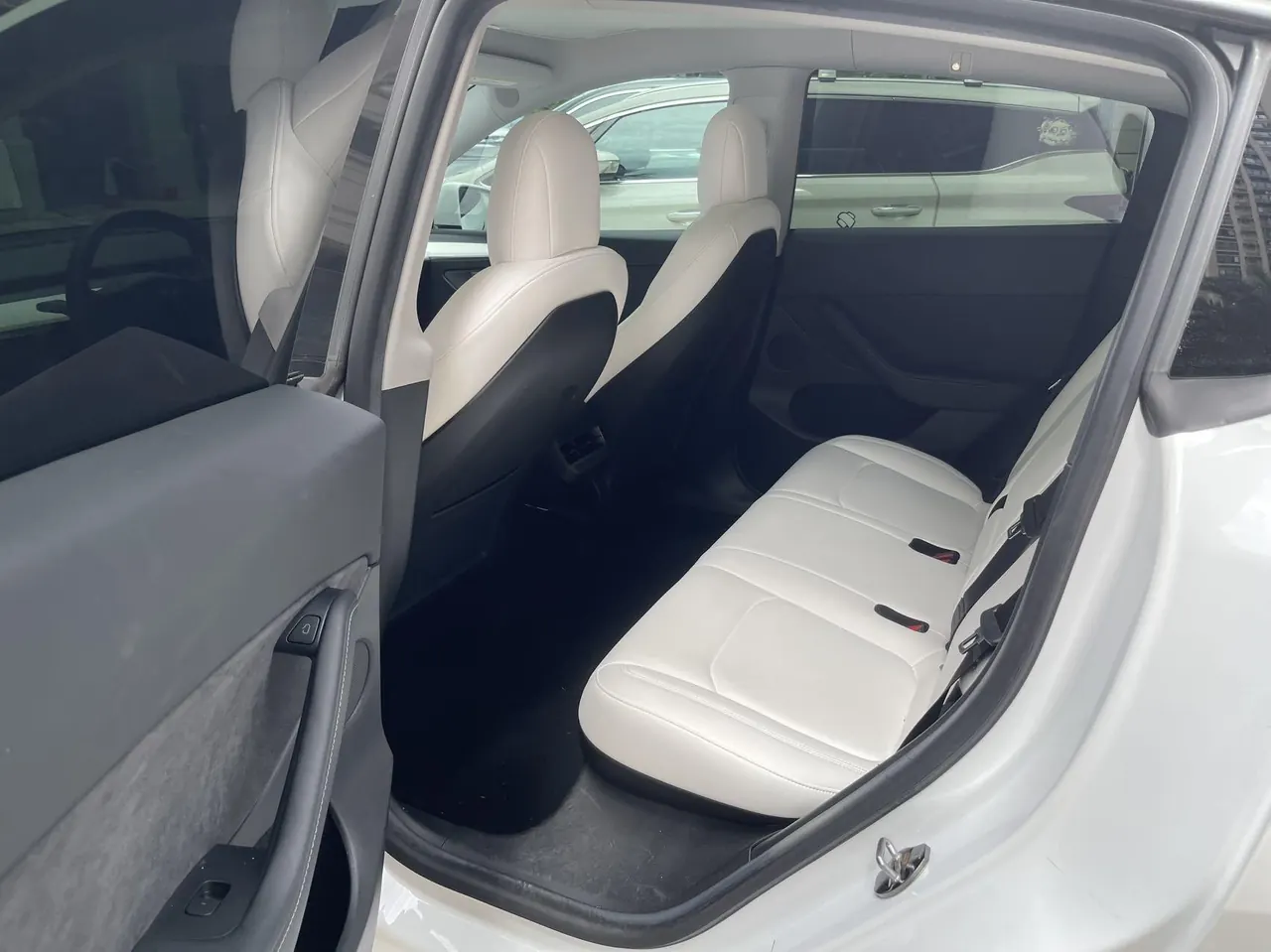 Tesla 2022 Model Y long endurance all-wheel drive version automatic transmission 3